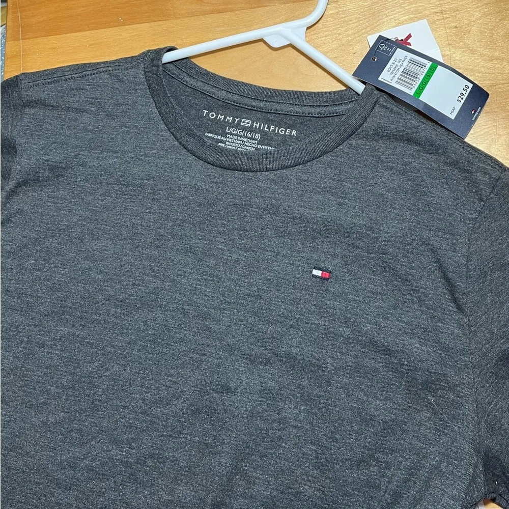New‎ TOMMY HILFIGER T-Shirt Kids Long Sleeve Sz LG ( 18/20)